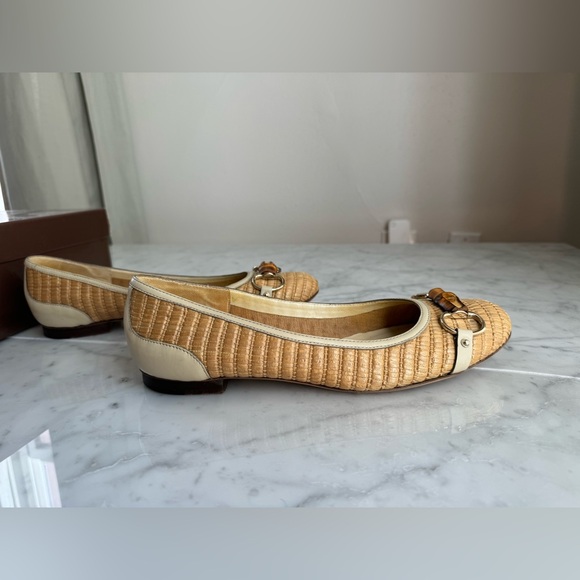 Gucci leather and raffia flats. - Picture 7 of 9